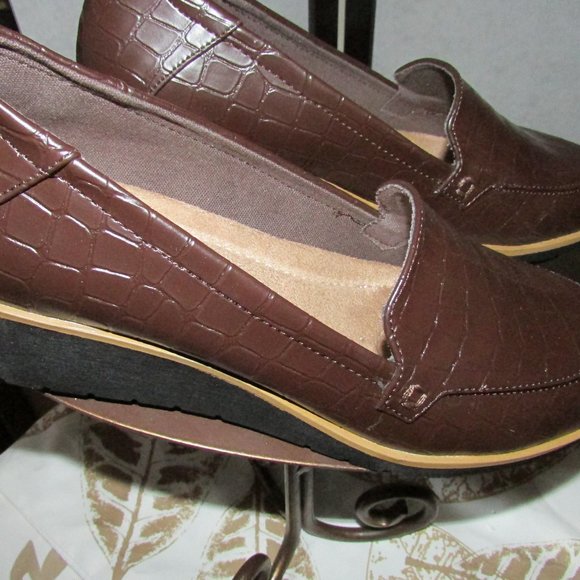 MIA Shoes - MIA AMORE MEMORY FORM KATRI CROC SHOES